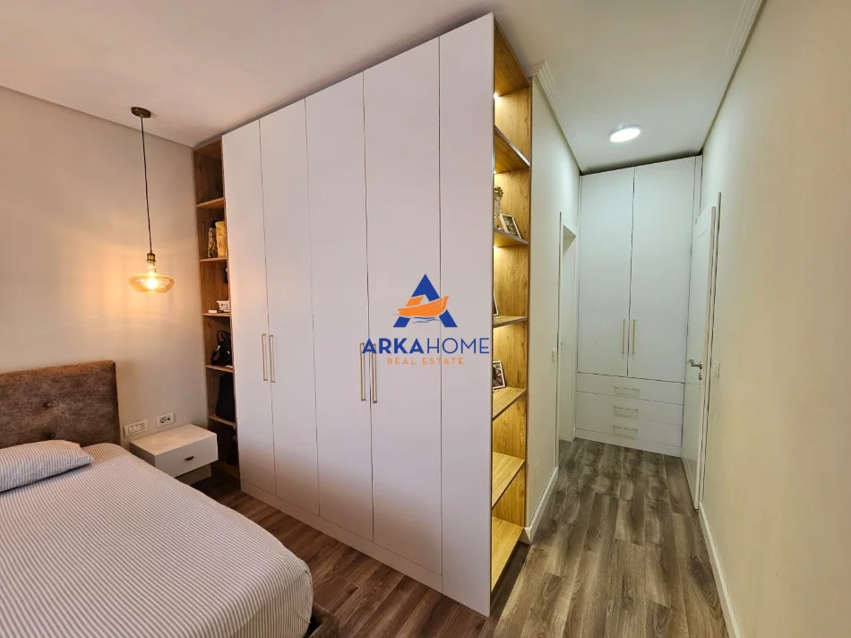 Tirane, shitet apartament 2+1+Ballkon Kati 4, 99 m² 145.000 € 