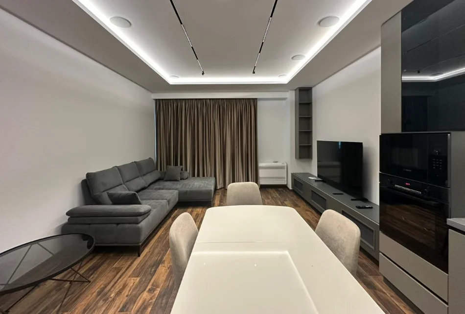 Tirane, jepet me qera apartament 1+1 , 98 m² 1.300 € 