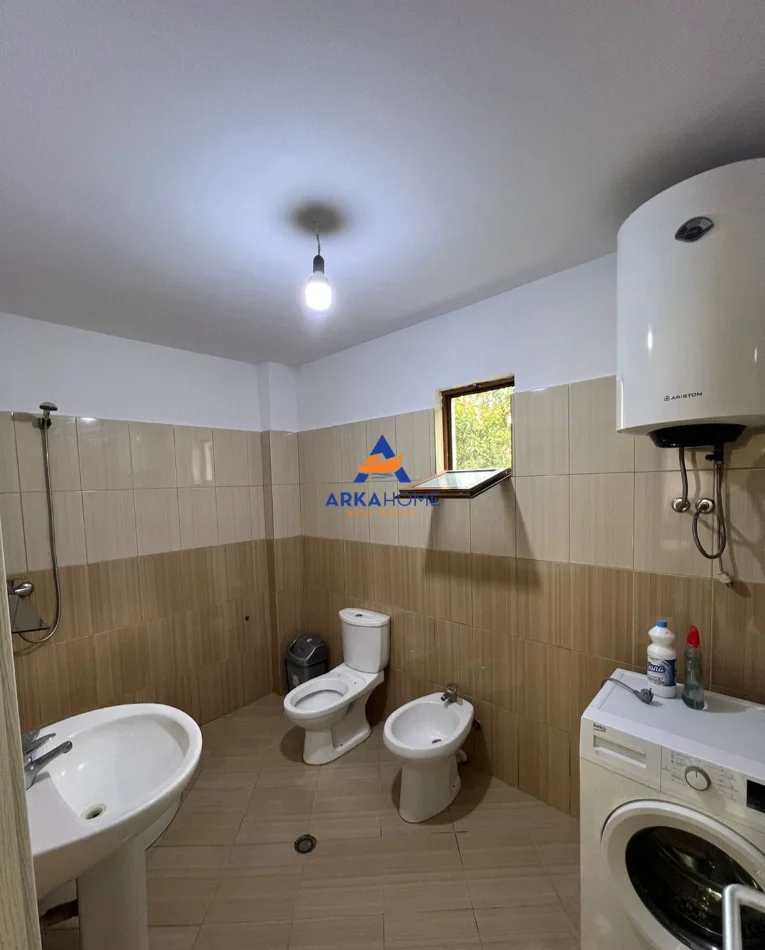 Tirane, jepet me qera apartament 2+1+Ballkon , 70 m² 470 € 