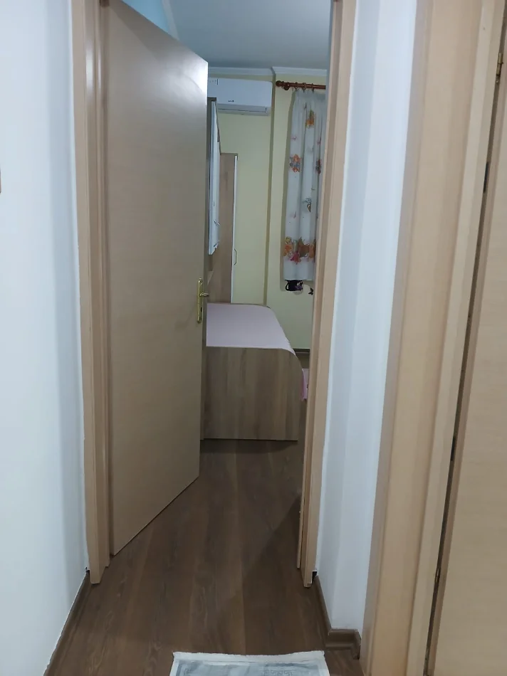 Tirane, jepet me qera apartament 2+1+Ballkon Kati 2, 80 m² 400 € (Fresk)