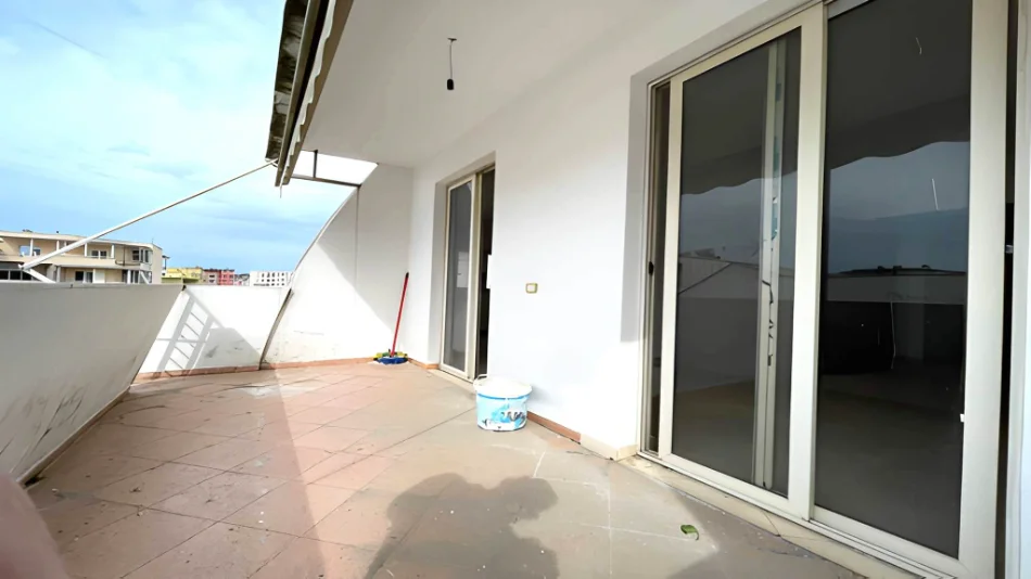 Durres, shitet apartament 1+1 Kati 8, 74 m² 63.410 € (Prane Kazazit)