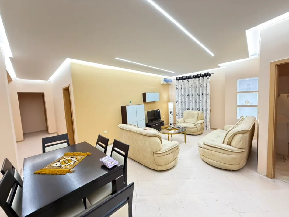 Tirane, jepet me qera apartament 1+1 Kati 5, 106 m² 750 € (Rruga e Kosovareve)