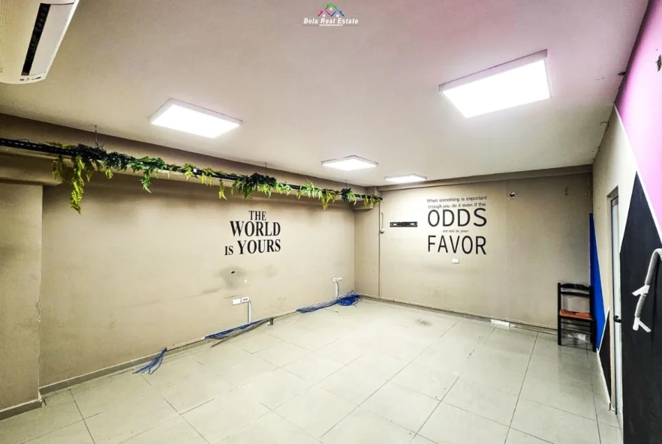 Tirane, jepet me qera zyre Kati 5, 300 m² 3.000 € (Rruga e Dibres)