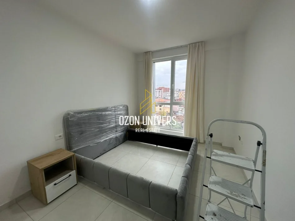 Tirane, jepet me qera apartament 2+1+Ballkon Kati 4, 95 m² 700 € (Rruga Siri Kodra)