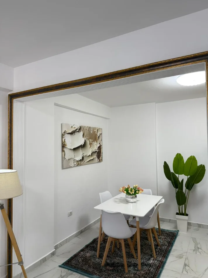 Tirane, jepet me qera apartament 2+1+Ballkon Kati 8, 103 m² 800 € (Ish Parku i Autobuzave)