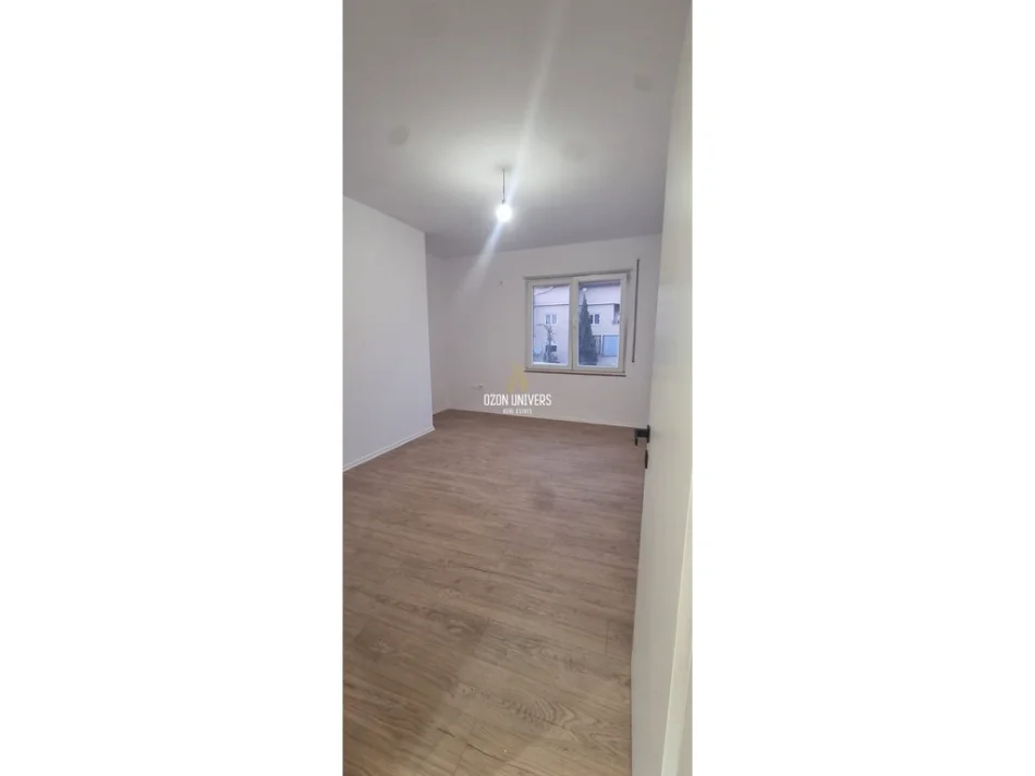 Tirane, shitet apartament 2+1+Ballkon Kati 2, 100 m² 160.000 € (Fresk)
