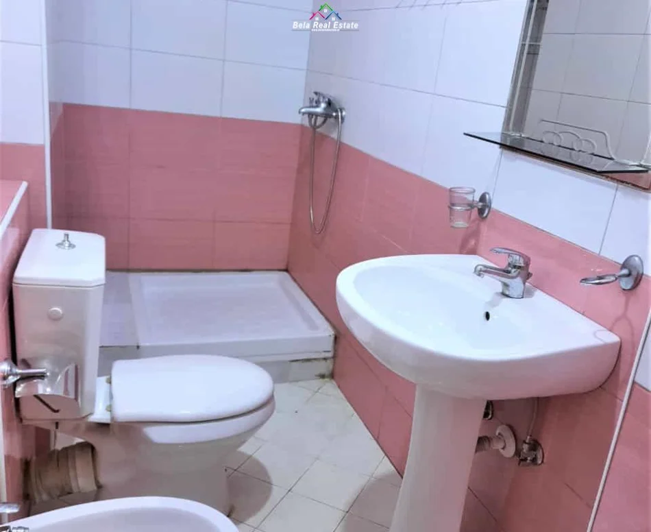 Tirane, shitet apartament 1+1 Kati 4, 66 m² 126.000 € (5 Maji)