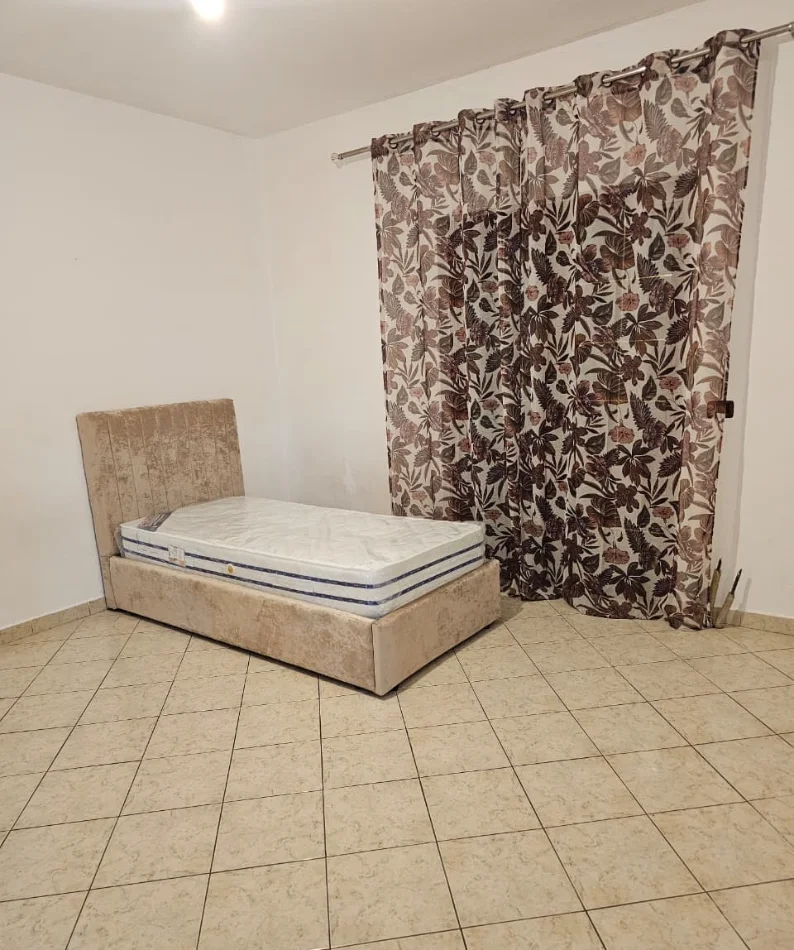 Tirane, jepet me qera apartament 2+1 , 120 m² 350 € 