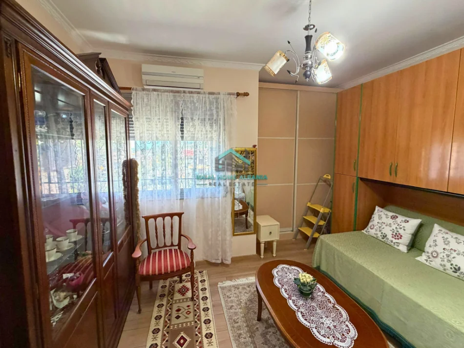 Vlore, shitet apartament 2+1+Ballkon Kati 3, 97 m² 128.000 € (Rruga e Re)