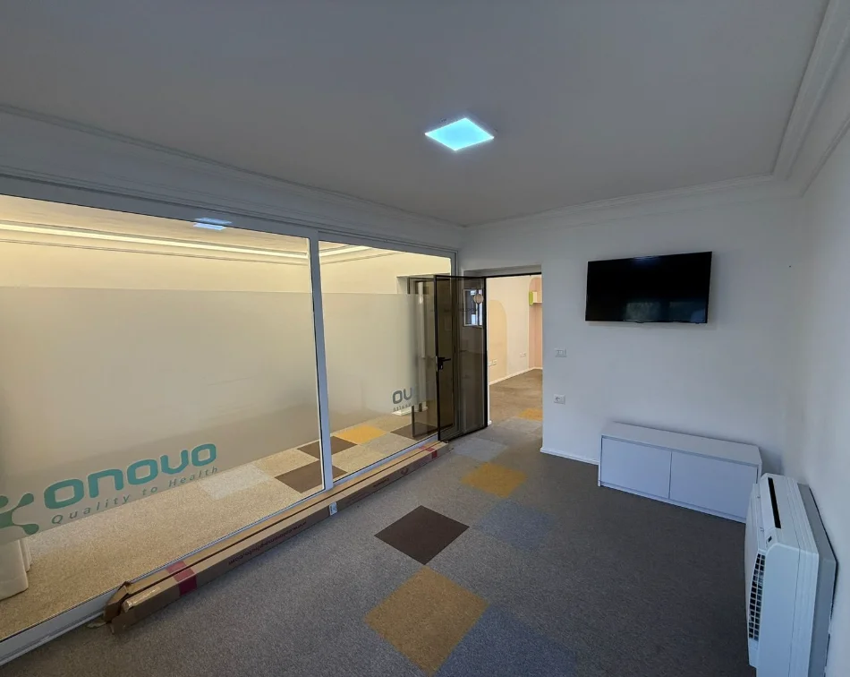 Tirane, jepet me qera zyre , 130 m² 1.500 € 