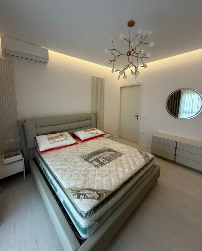 Tirane, jepet me qera apartament 1+1 , 80 m² 800 € 