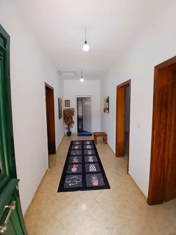 Tirane, jepet me qera Vile 2+1 Kati 1, 500 m² 520 € (Rruga Iliria)