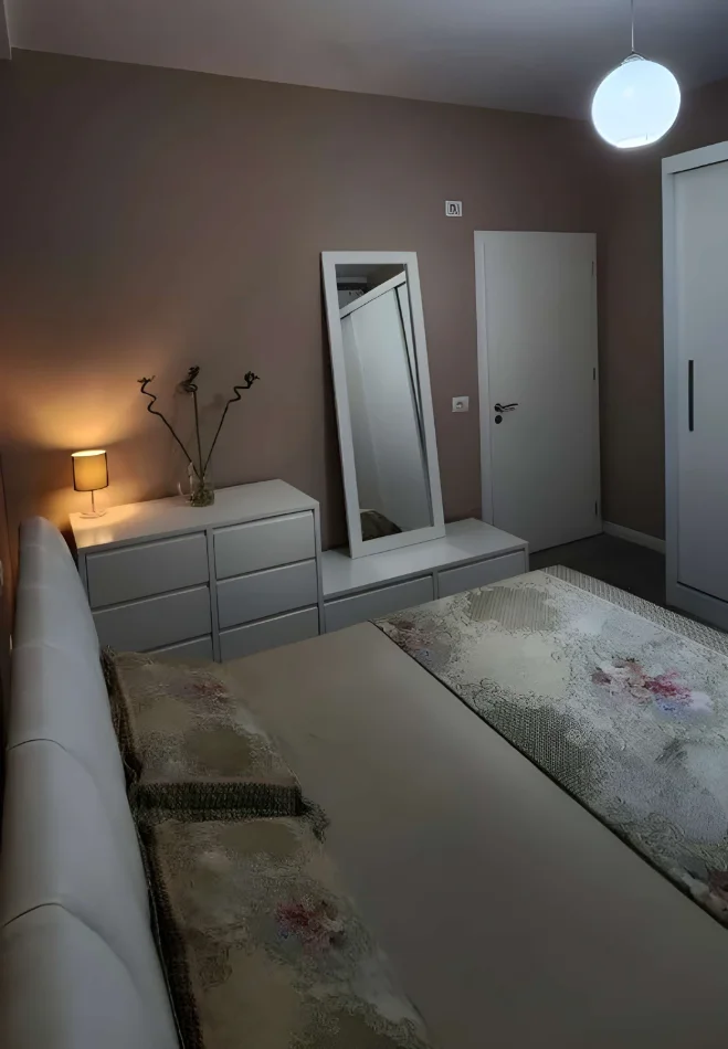 Tirane, jepet me qera apartament 1+1+Ballkon Kati 3, 78 m² 850 € (Rruga Islam Alla)