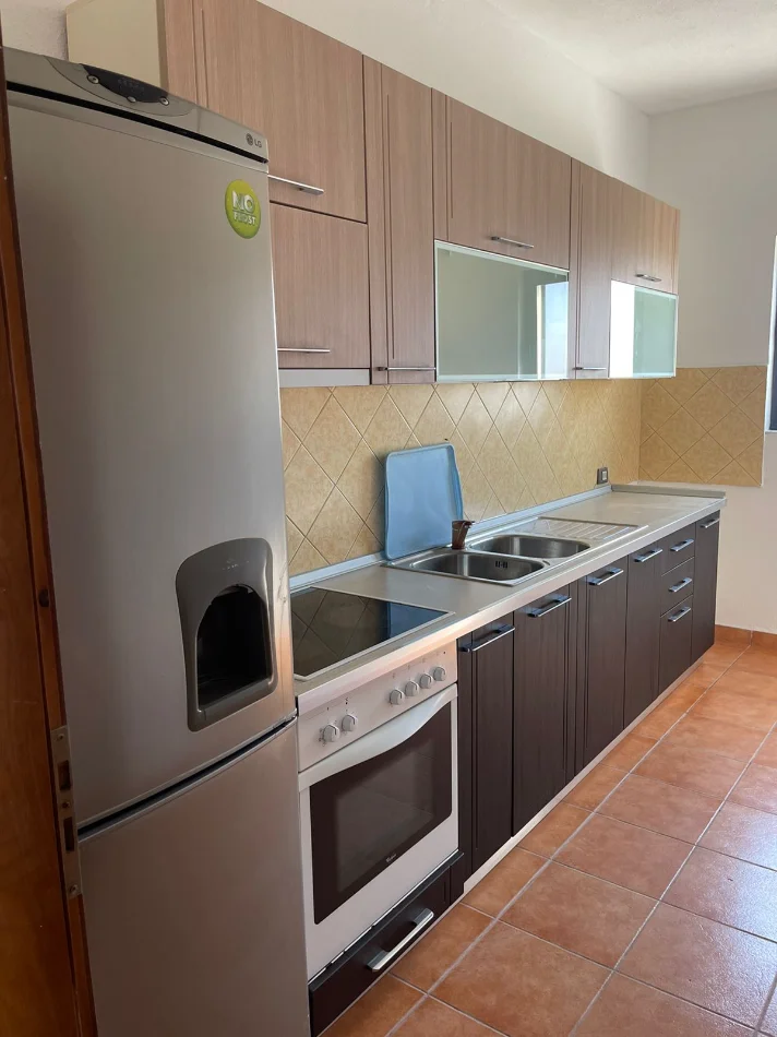 Tirane, jepet me qera apartament 2+1+Ballkon Kati 2, 100 m² 400 € (Astir)