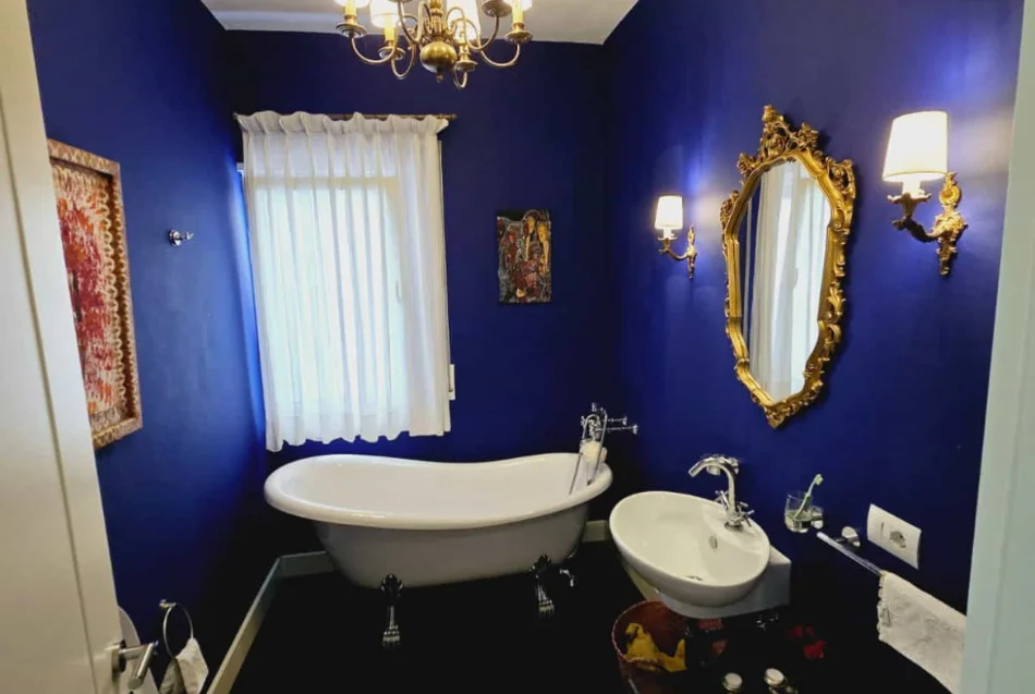 Tirane, jepet me qera Vile Kati 3, 400 m² 3.200 € (Teg)