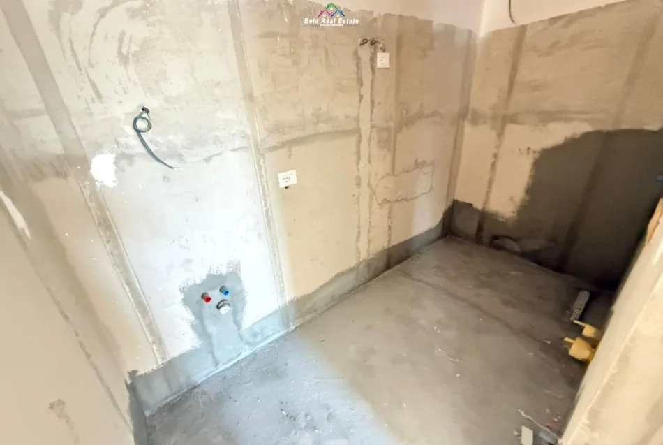 Tirane, shes apartament 2+1 Kati 3, 121 m² 234.000 € (Rruga Xhanfize Keko)