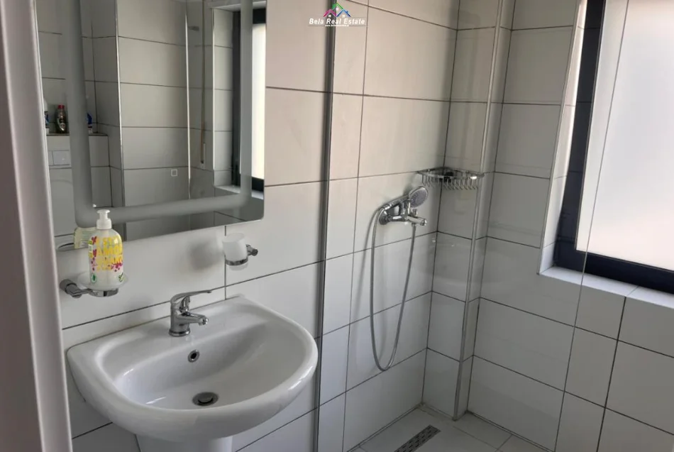 Tirane, jepet me qera apartament 2+1 Kati 3, 100 m² 650 € (Kodra e Diellit 1)