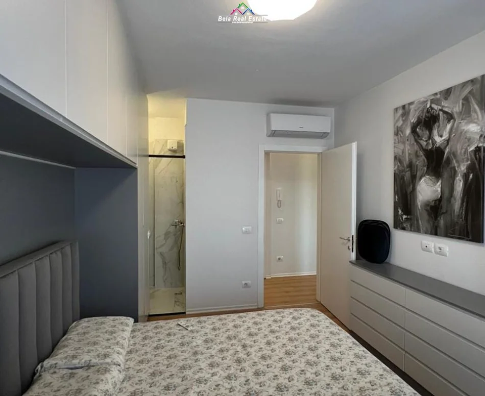 Tirane, jepet me qera apartament 2+1 Kati 9, 93 m² 850 € (Rruga 5 Maji)