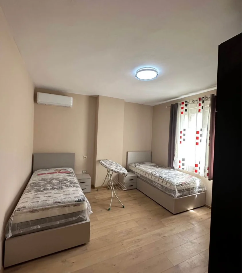 Tirane, jepet me qera apartament 2+1 , 90 m² 550 € 