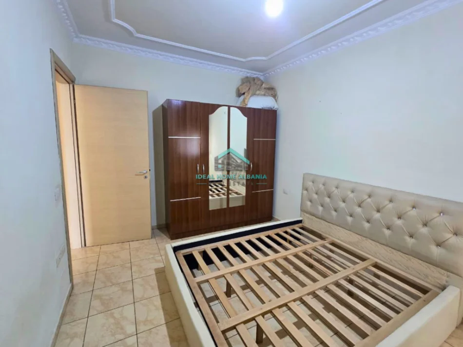 Vlore, jepet me qera apartament 1+1+Ballkon Kati 4, 60 m² 300 € (transballkanike vlore)