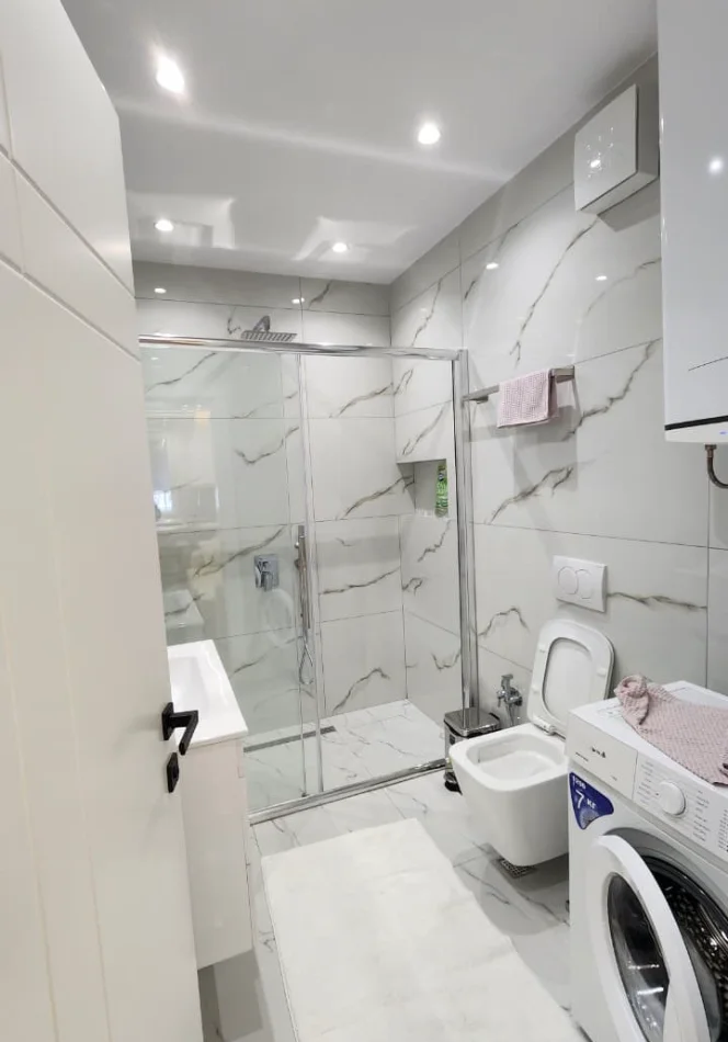 Tirane, jepet me qera apartament 1+1+Ballkon , 70 m² 600 € 