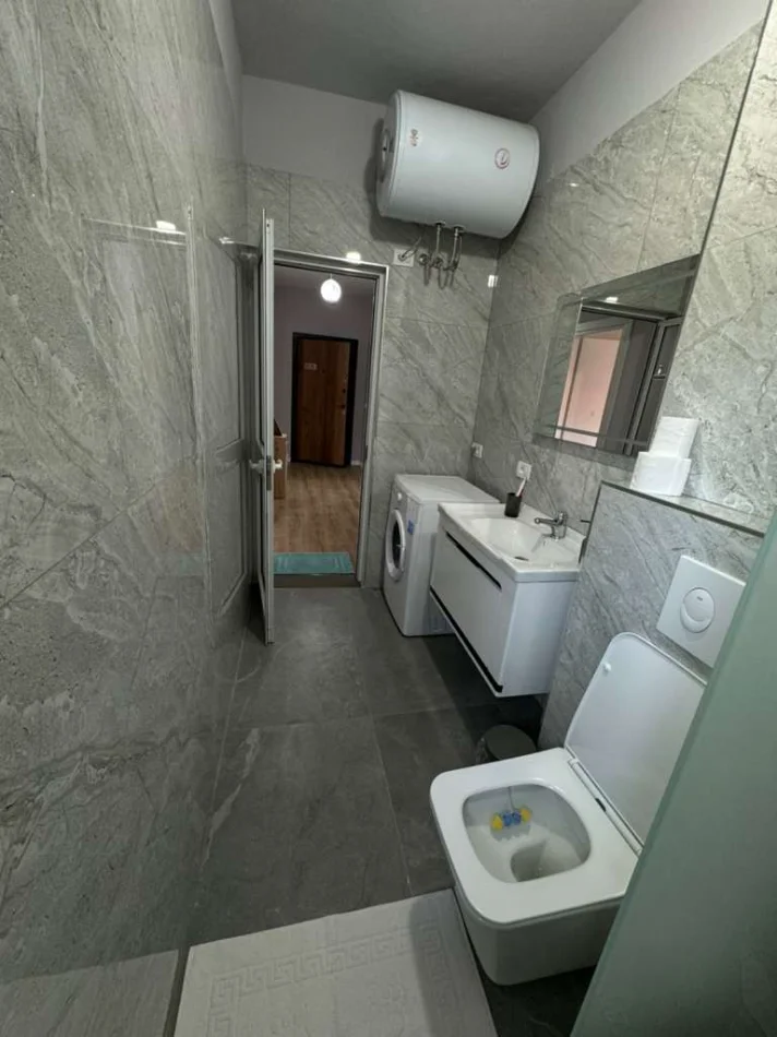 Tirane, jepet me qera apartament 2+1+Ballkon Kati 2, 90 m² 600 € (Rruga Jordan Misja)