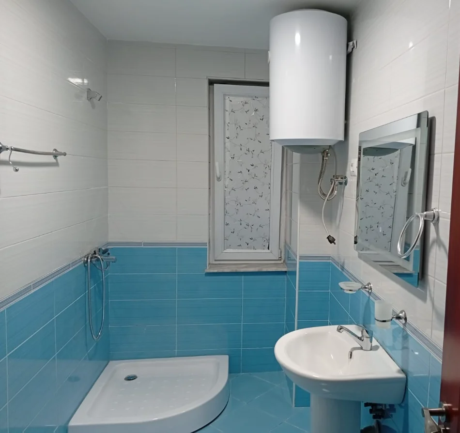 Tirane, jepet me qera apartament 2+1 , 102 m² 500 € 