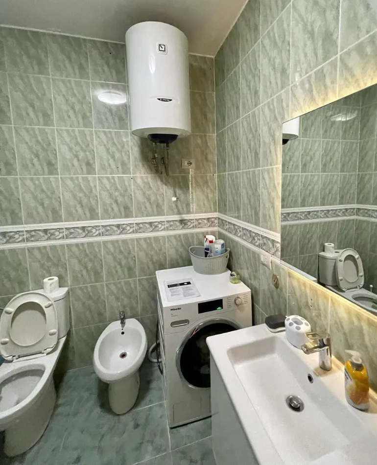 Tirane, jepet me qera apartament 1+1 , 75 m² 750 € 