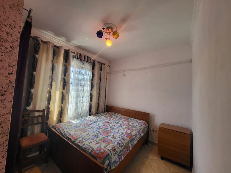 Tirane, jepet me qera apartament 2+1+Ballkon Kati 5, 70 m² 450 € (Astir)