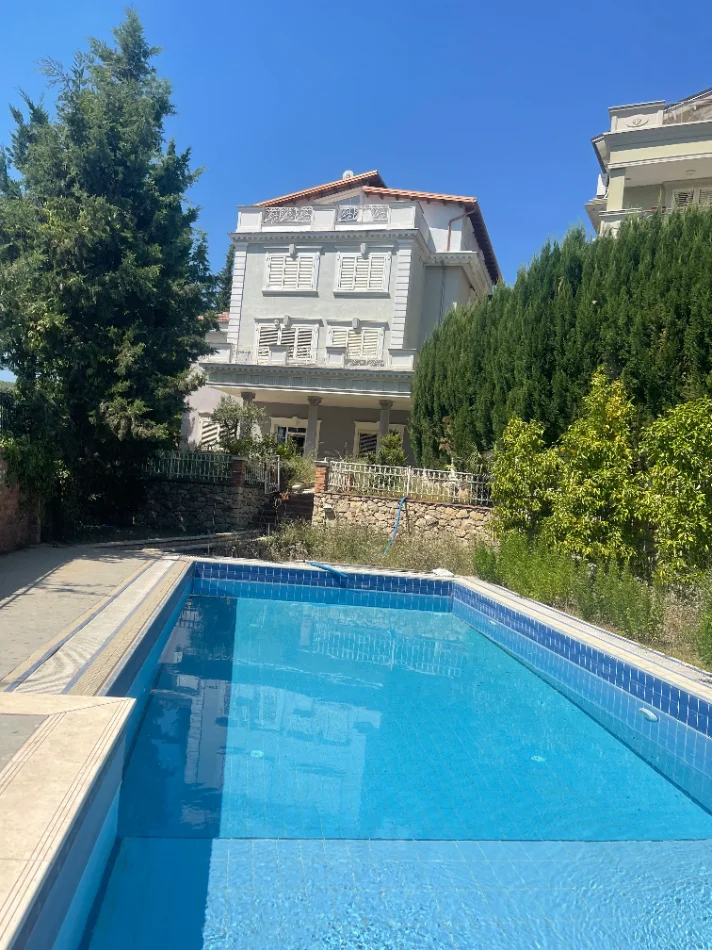 Tirane, shitet Vile 4+1 , 669 m² 850.000 € (TEG)