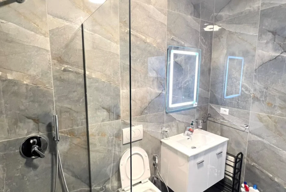 jepet me qera apartament Kati 2, 60 m² 680 € (prane Ministrise se Drejtesise)