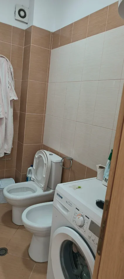 Tirane, jepet me qera apartament 1+1+Ballkon Kati 8, 63 m² 420 € 