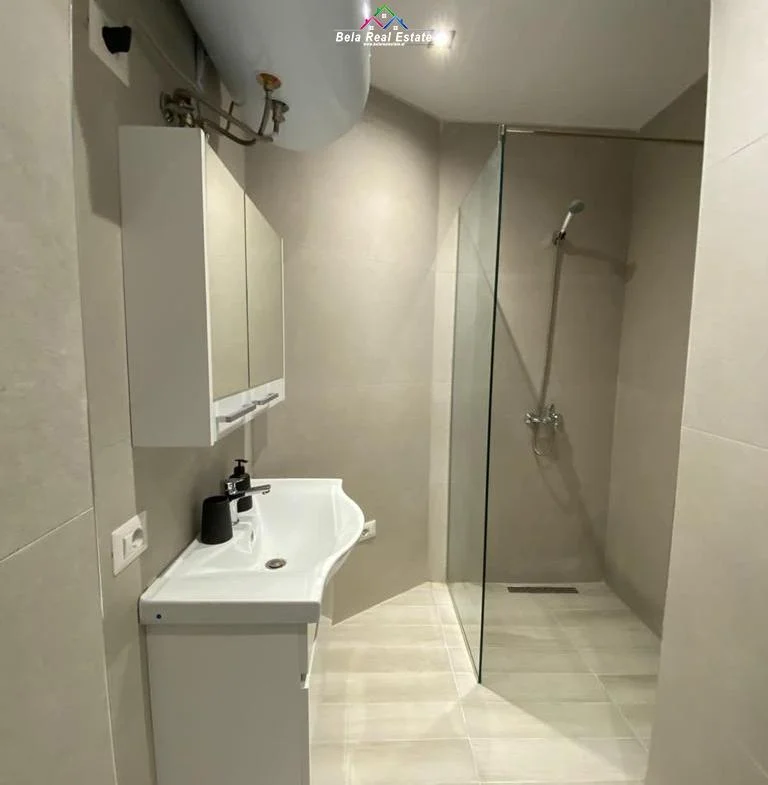 Tirane, jepet me qera apartament 1+1 Kati 2, 70 m² 550 € (prane inxhinjerise)