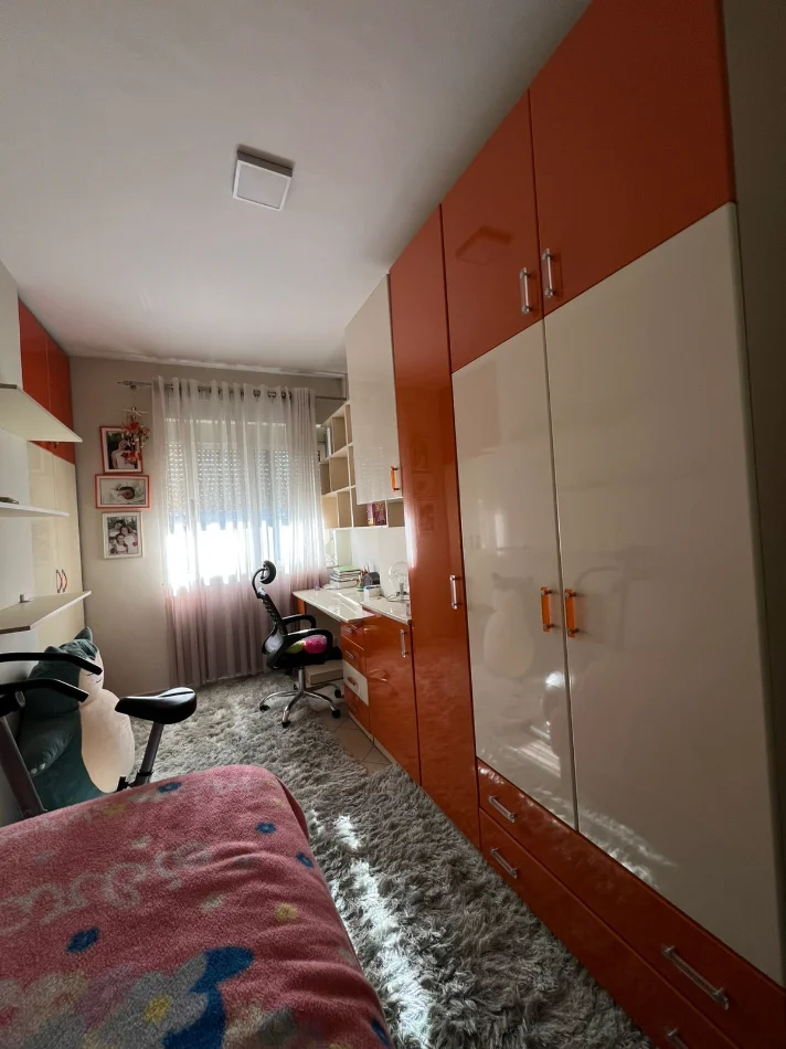 Tirane, jepet me qera apartament 2+1 , 80 m² 650 € (Rruga Irfan Tomini)