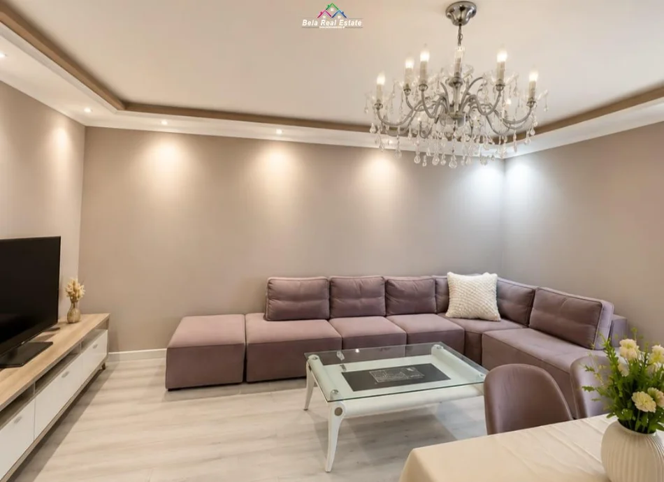 Tirane, shitet apartament 3+1+Ballkon Kati 2, 120 m² 363.000 € (prane Nefelit)