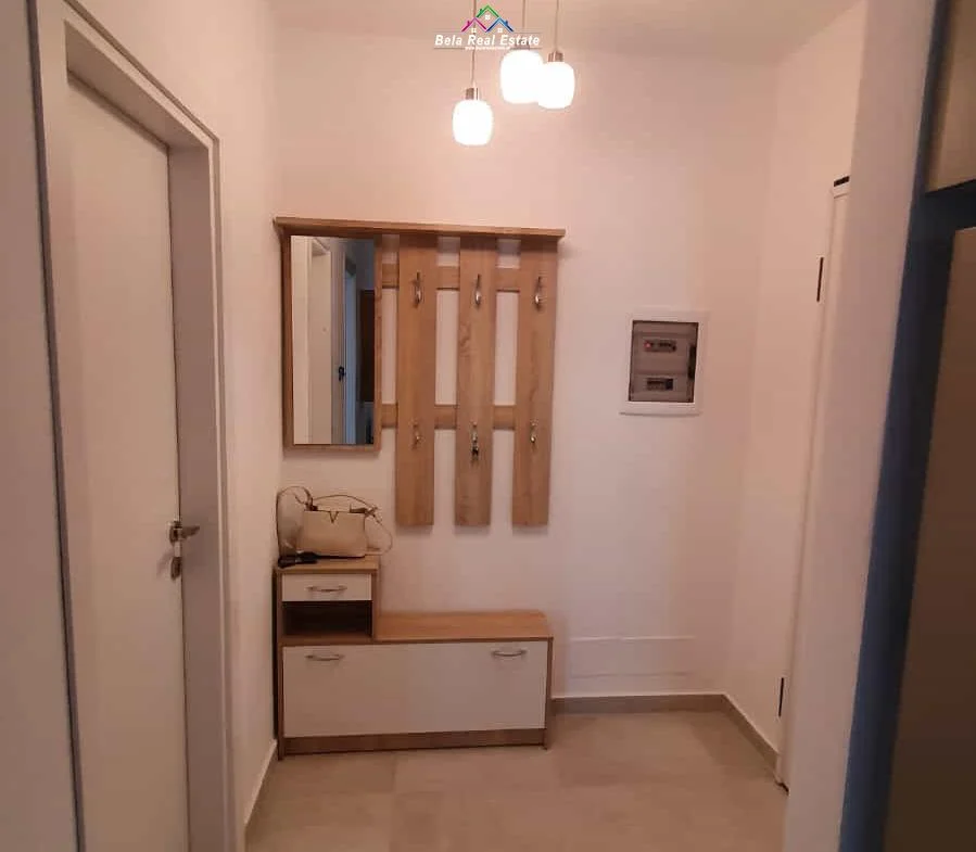 Tirane, jepet me qera apartament 1+1 Kati 7, 70 m² 500 € (Rruga Kongresi i Manastirit)
