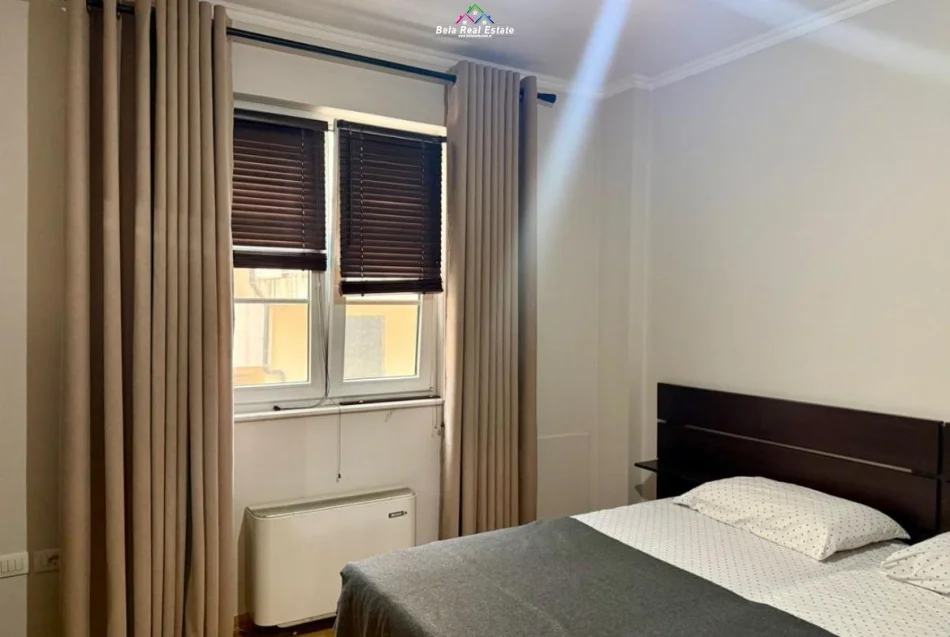 Tirane, jepet me qera Vile 2+1+Aneks+Ballkon Kati 3, 180 m² 1.000 € (Rruga Herman Gmeiner)