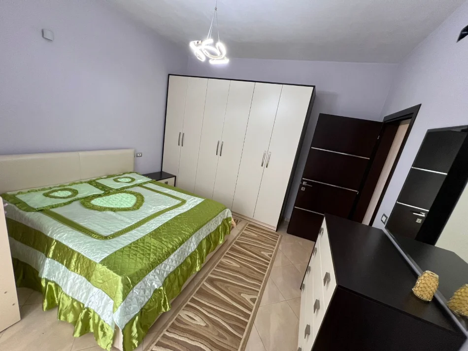 Tirane, jepet me qera Vile Kati 3, 100 m² 65.000 € (Rruga Pano Lulo)