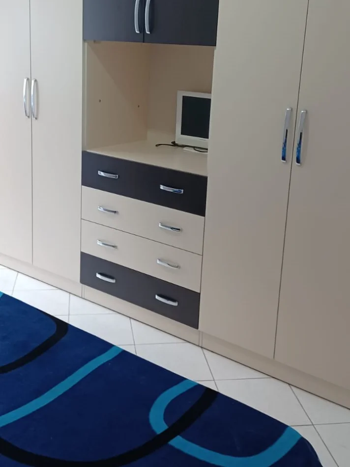 Tirane, jepet me qera apartament 2+1+Ballkon Kati 4, 101 m² 400 € (Fresk)