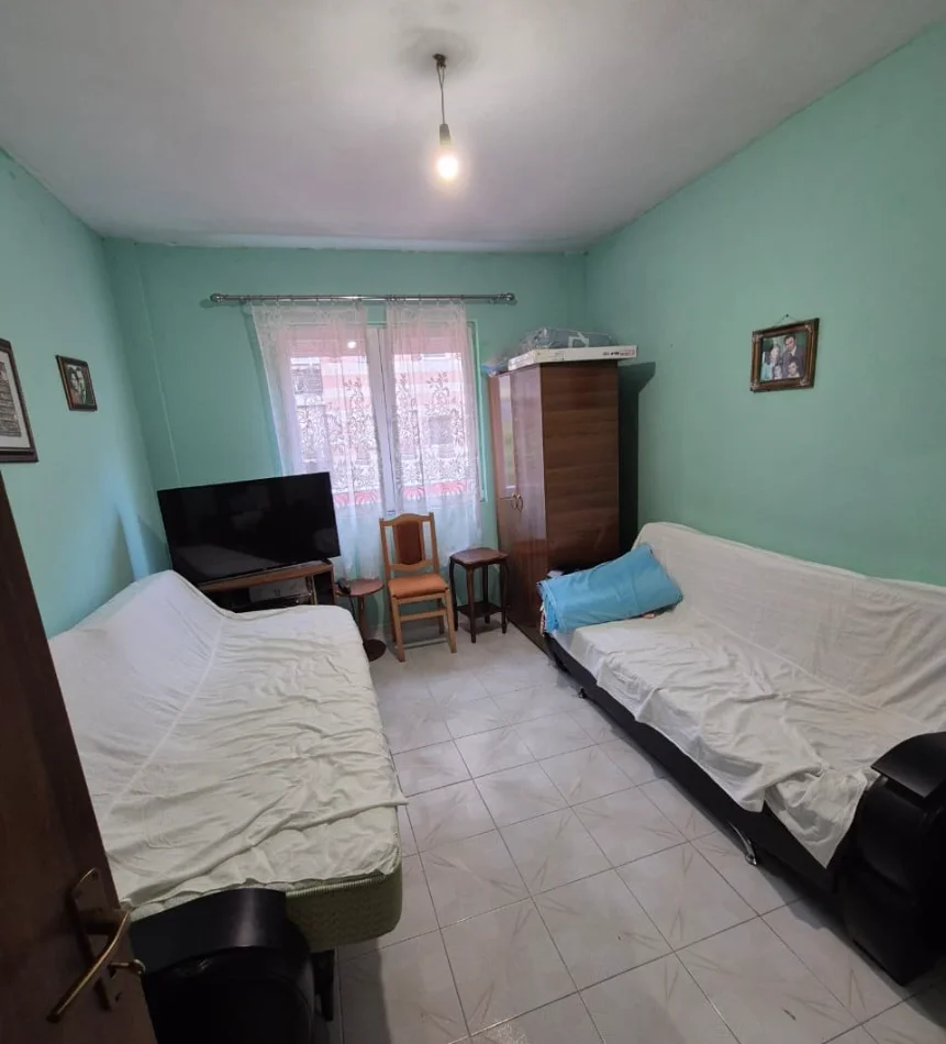Tirane, jepet me qera apartament 2+1+Ballkon , 104 m² 600 € 