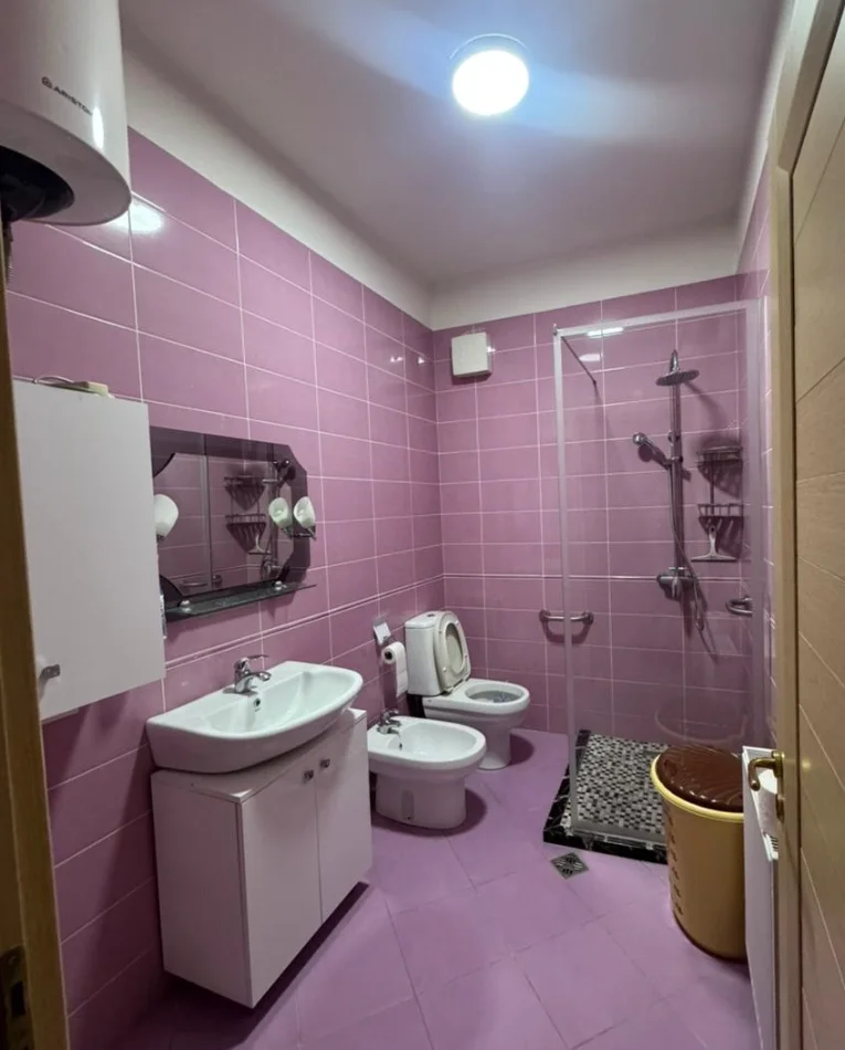 Tirane, shitet apartament 1+1 , 72 m² 210.000 € 