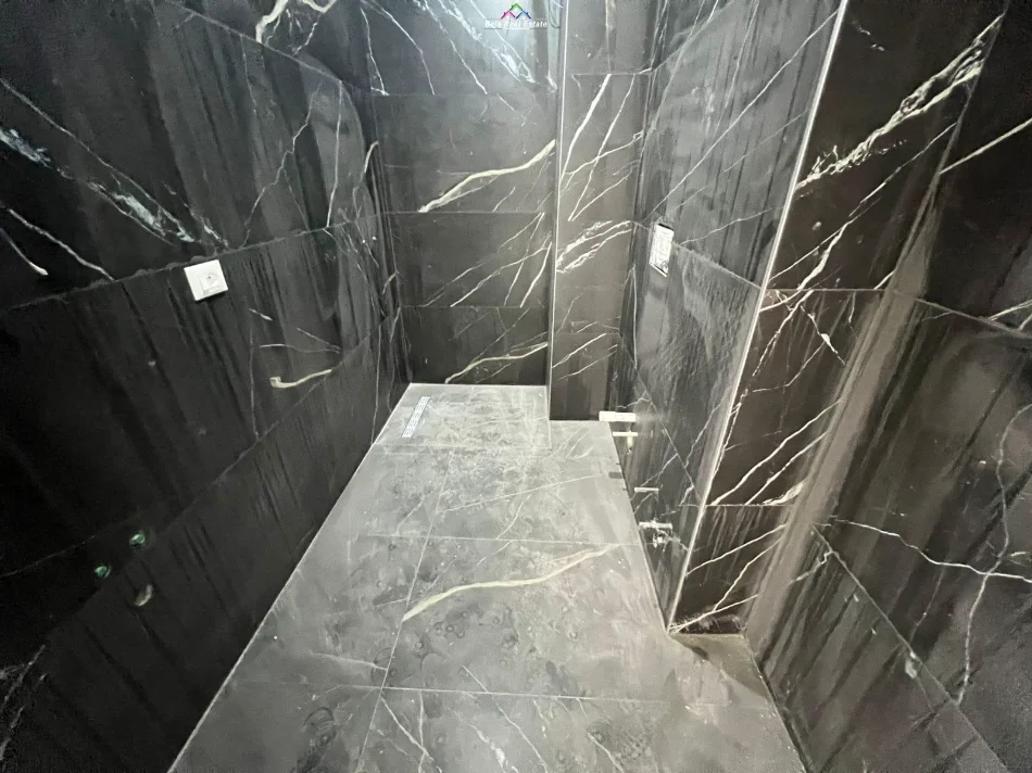 Tirane, jepet me qera zyre Kati 10, 130 m² 730 € (River Residenvce)
