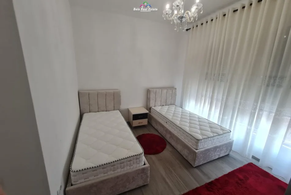 Tirane, jepet me qera apartament 1+1+Ballkon Kati 2, 70 m² 525 € (Black Stone)