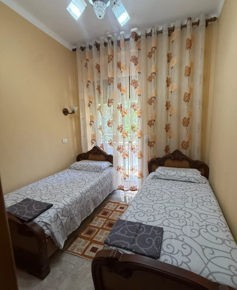 Tirane, jepet me qera apartament 2+1 , 65 m² 650 € 
