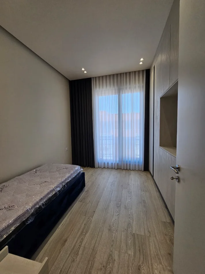 Tirane, jepet me qera apartament 2+1 , 116 m² 1.500 € (Kompleksi Delijorgji)