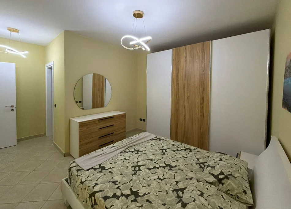 Tirane, jepet me qera apartament 2+1 , 103 m² 1.000 € 