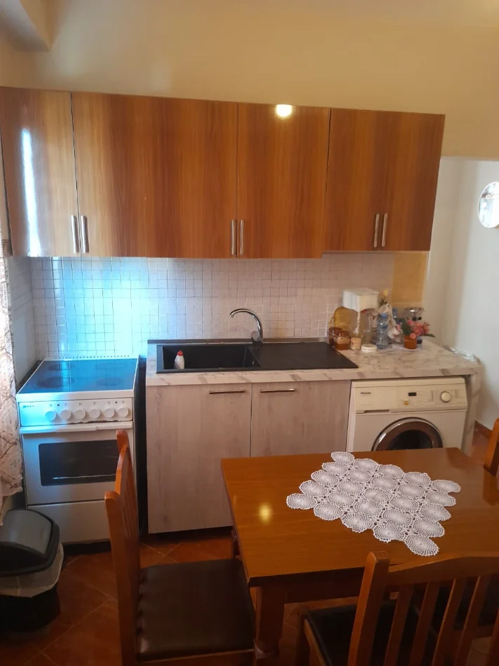 Tirane, jepet me qera apartament 1+1 Kati 2, 50 m² 340 € (Astir)