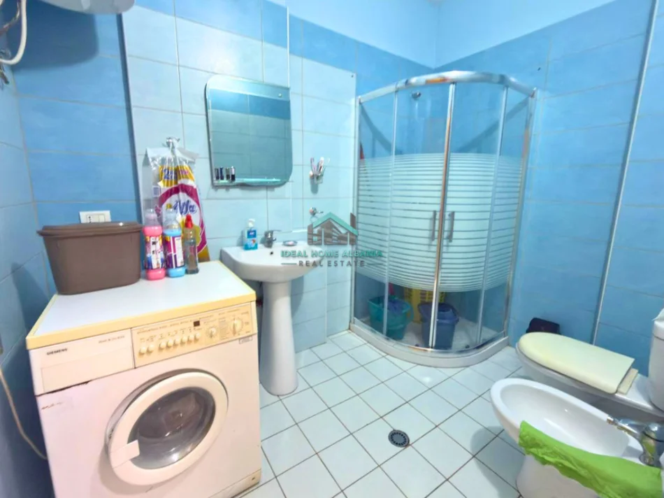 Vlore, shitet apartament 1+1+Ballkon Kati 6, 68 m² 162.000 € (Lungomare, vlore)