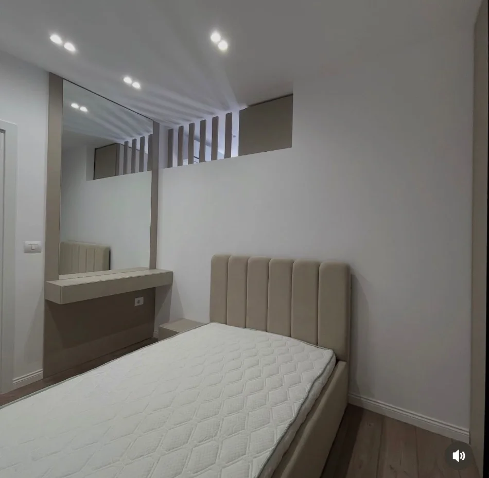 Tirane, jepet me qera apartament 2+1+Ballkon Kati 9, 90 m² 900 € (Zogu i Zi)