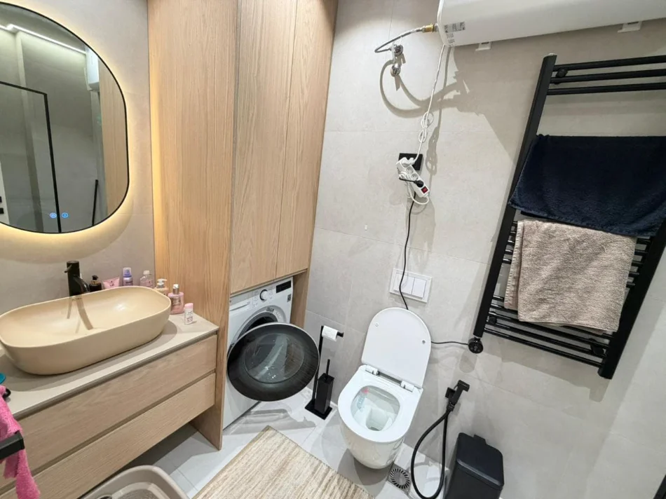 Tirane, jepet me qera apartament 1+1 Kati 10, 70 m² 1.080 € (rruga Mine Peza)